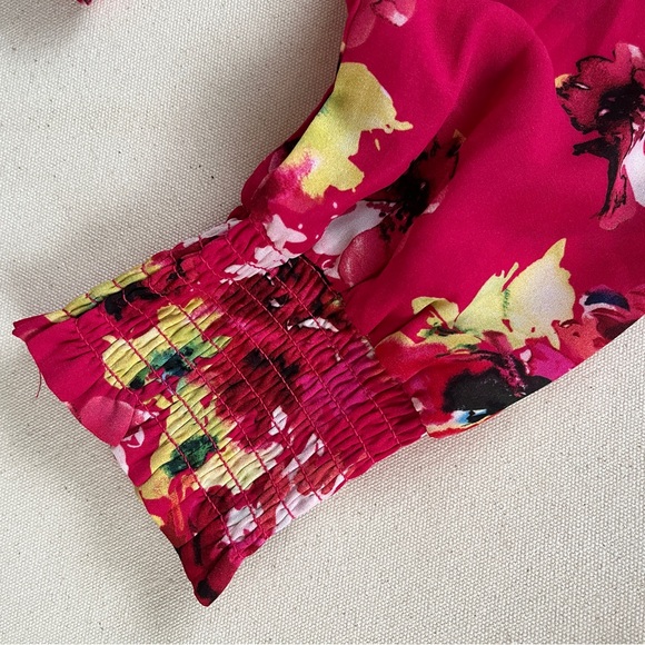 Romantic Floral Blouse - Picture 4 of 5